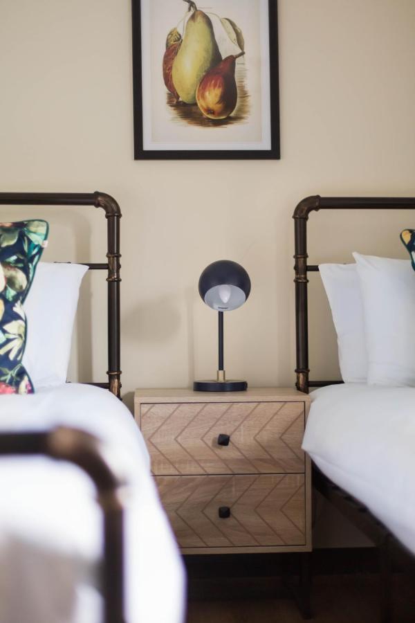Holyrood New Apartment Edinburgh Ngoại thất bức ảnh
