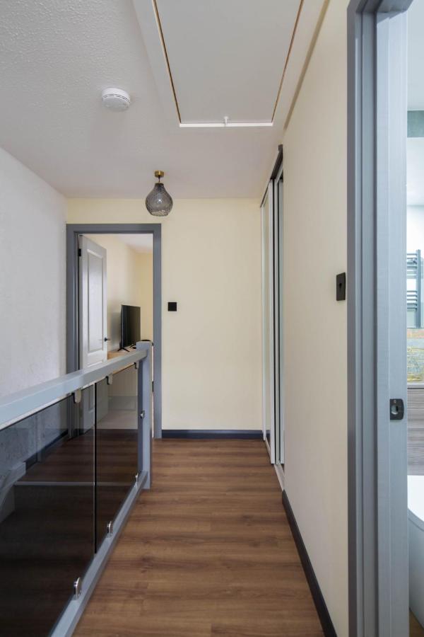 Holyrood New Apartment Edinburgh Ngoại thất bức ảnh